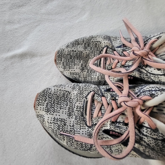 Brooks Adrenaline Sneaker Pink 9 - Picture 5 of 15